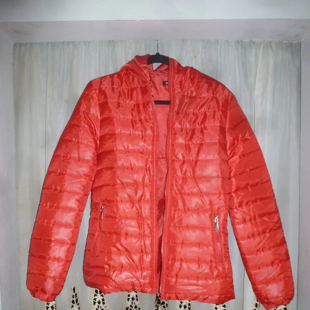 NEW! ZYFG Free Light Zippered & hooded red puffy jacket Sz L - Picture 1 of 12